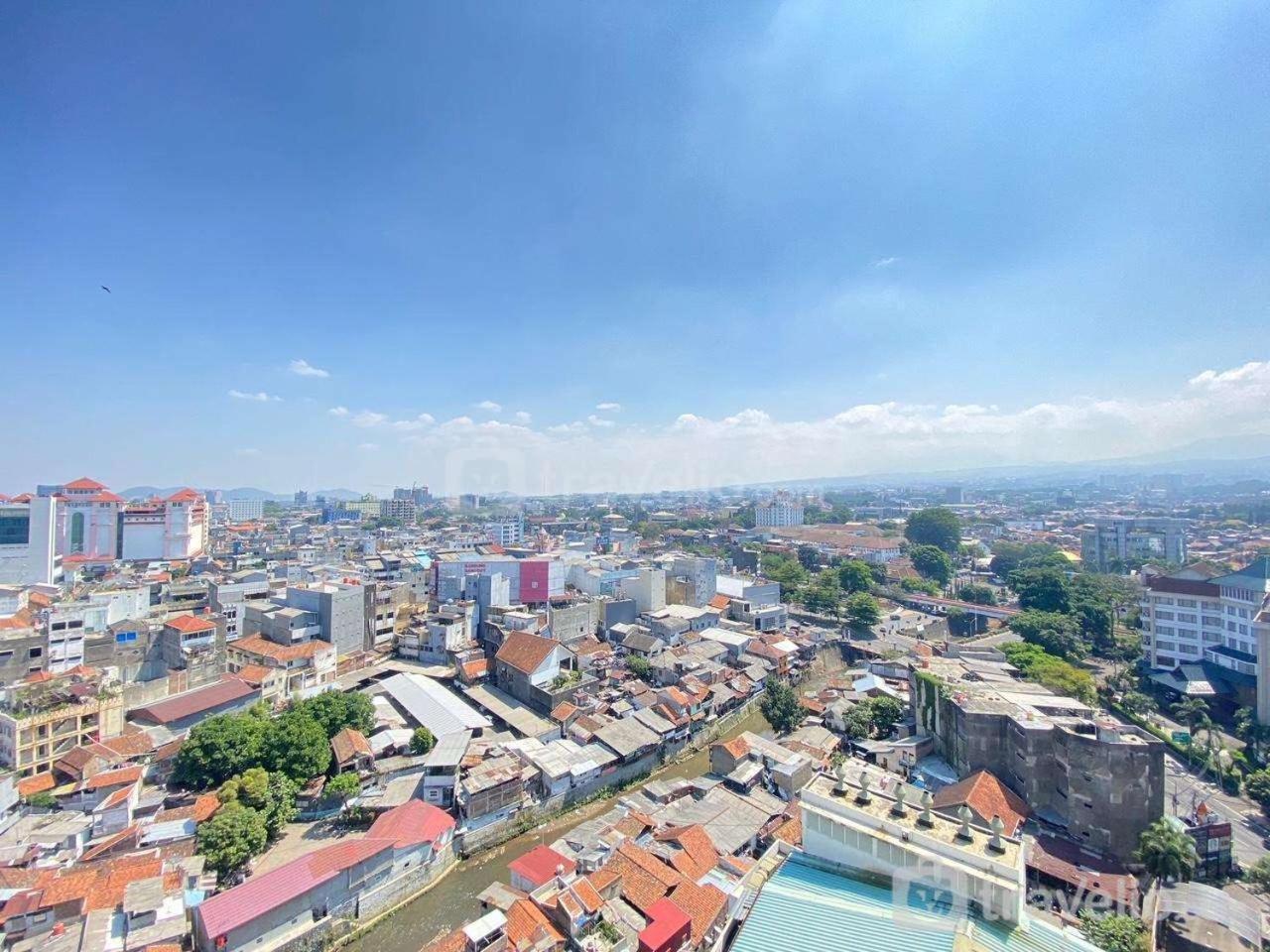 Gorgeous & Classic 2br At Braga Walk By Travelio Bandung